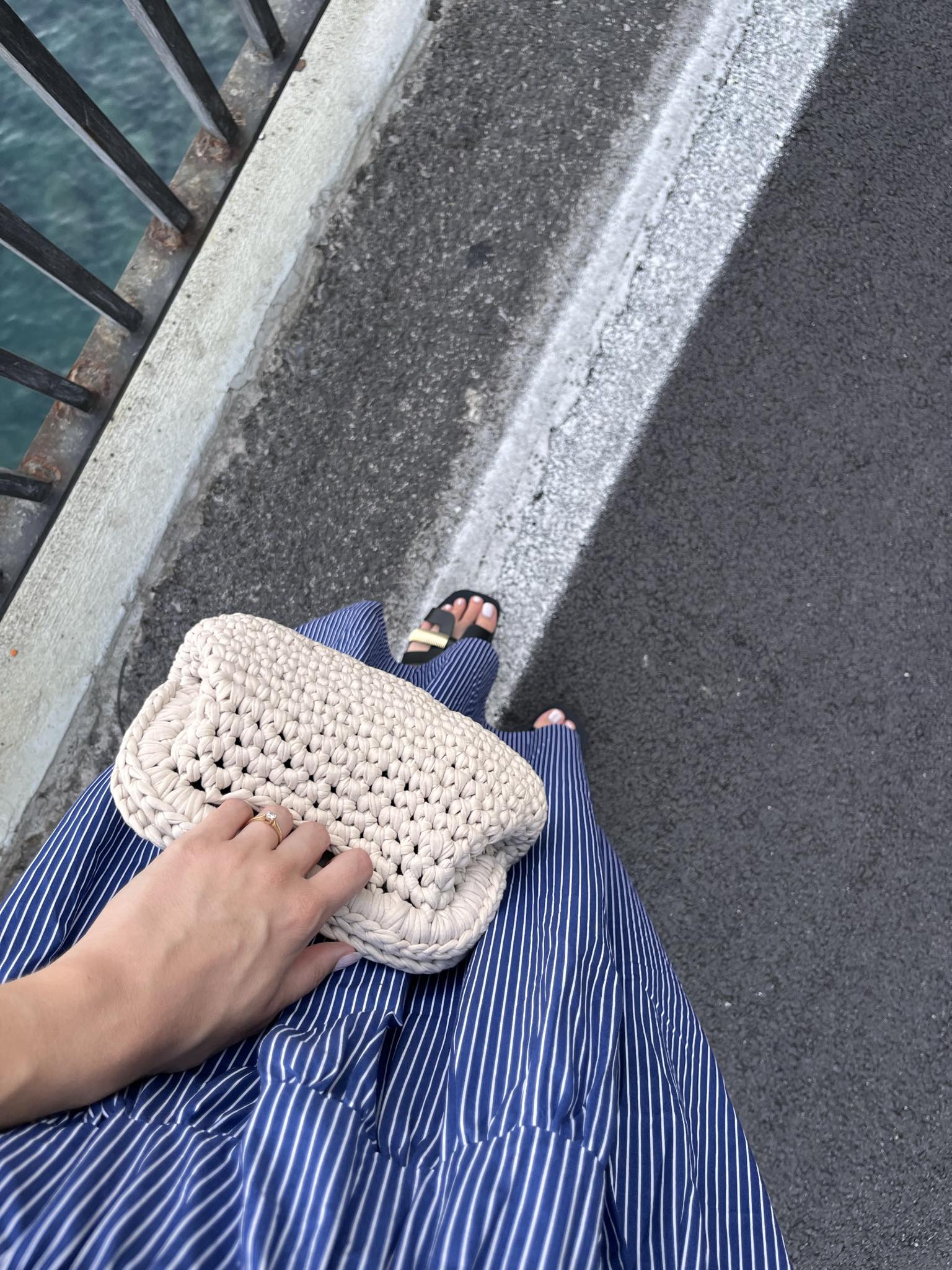 Crochet clutch bag - Image 3